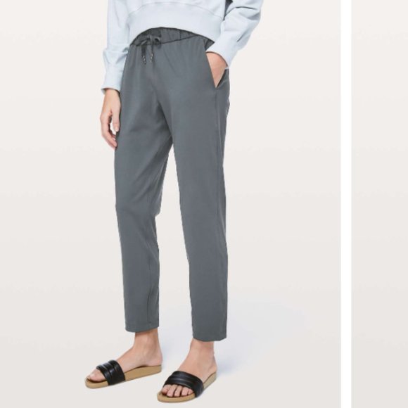 Lululemon On The Fly 7/8 Pant - Melanite Size 6 - Picture 1 of 5